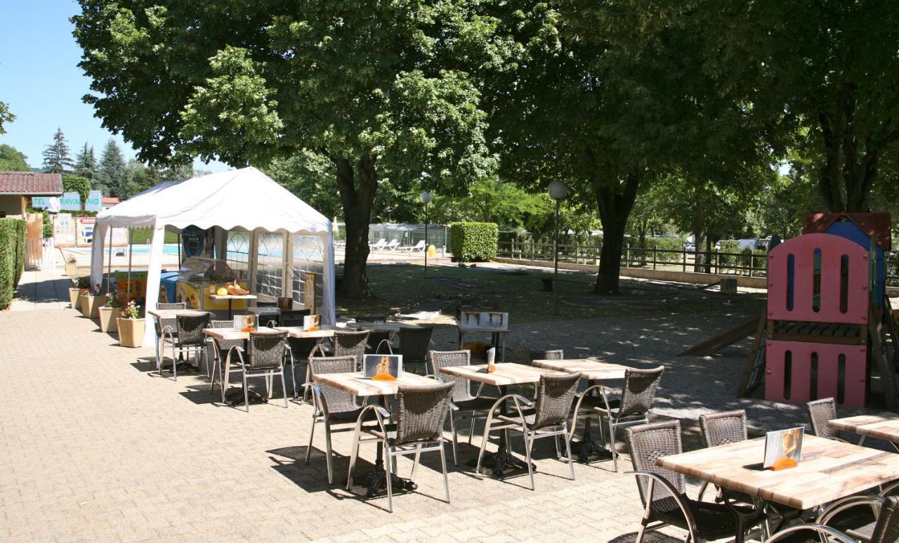 Mobil Homes Xxl2 4 Chambres - Camping Le Ranch Des Volcans Châtel-Guyon Buitenkant foto